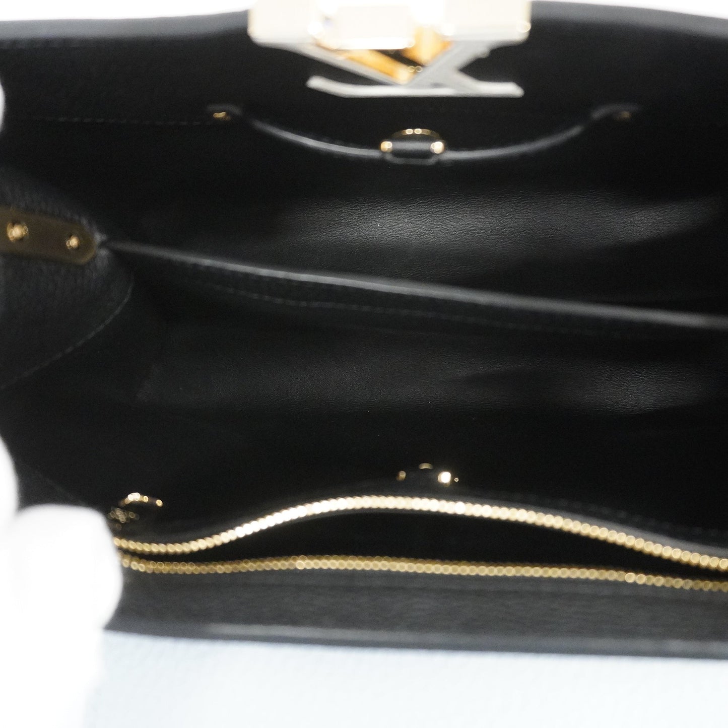 LOUIS VUITTONAuth Taurillon 2way Bag Capucine MM Black,Light Blue