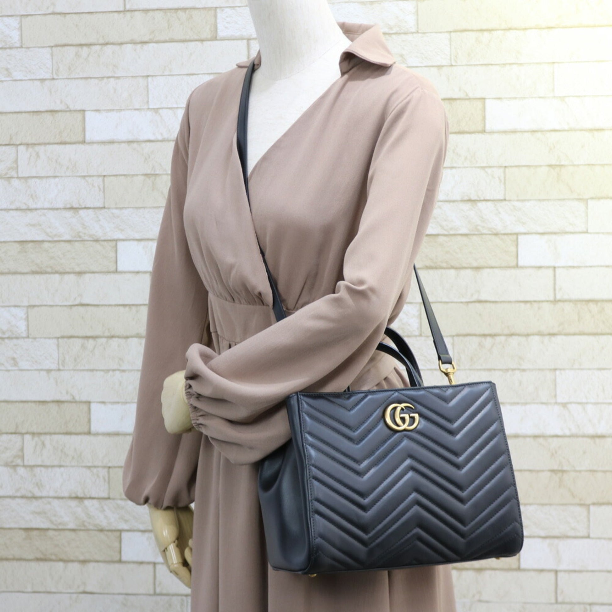 Gucci GG Marmont Shoulder Bag Style 3
