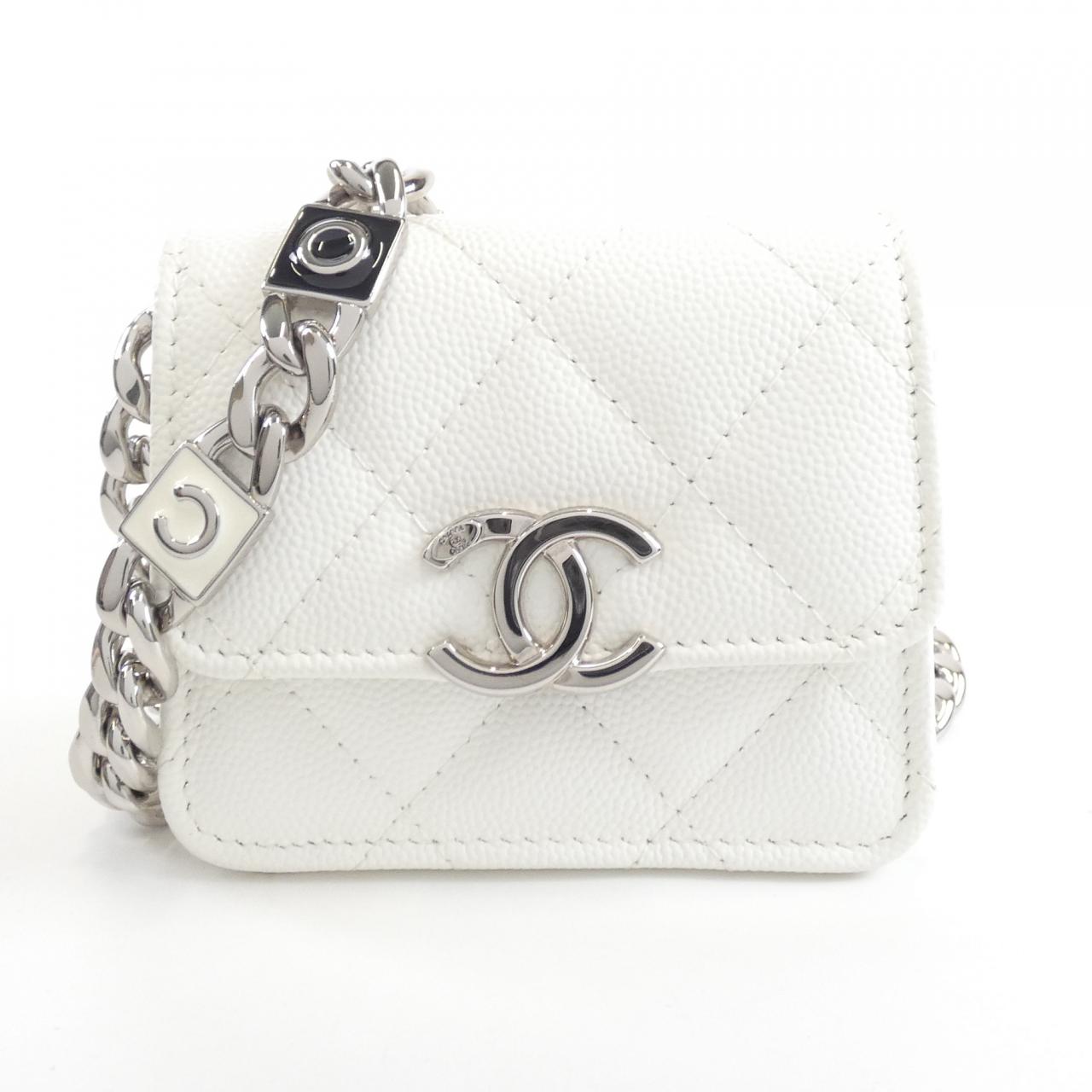 Chanel Caviar Skin Chain Clutch