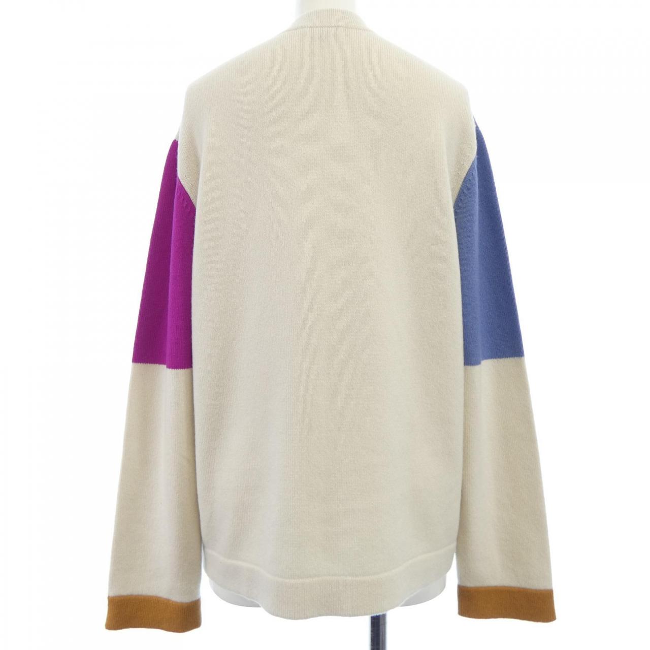 Chanel P65607K61302 100% Cashmere Cardigan Handbag