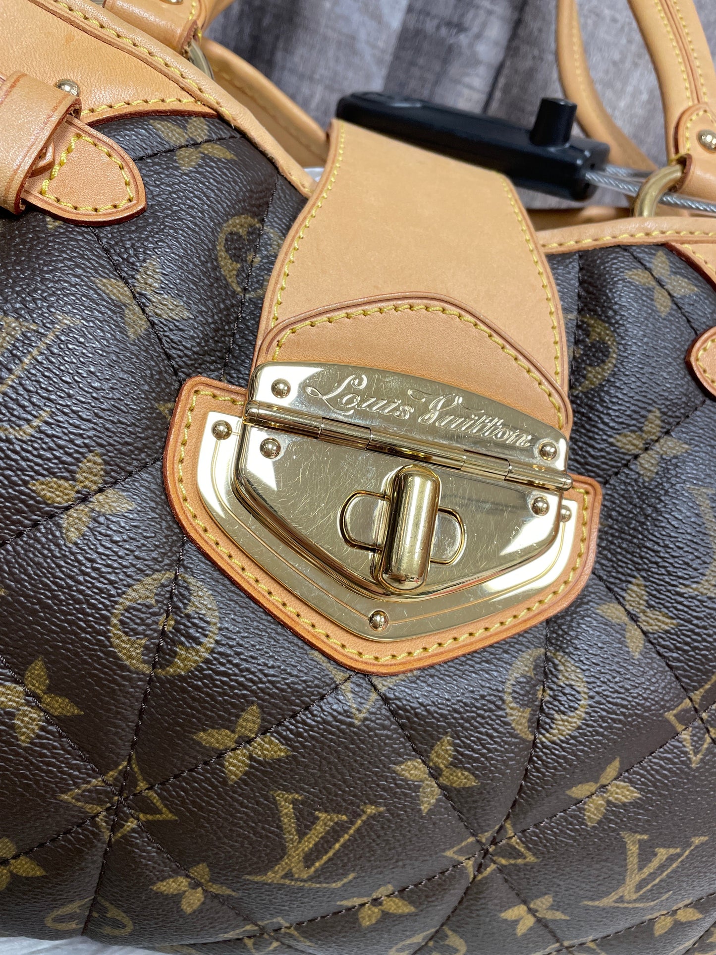 Handbag Luxury Designer By Louis Vuitton Size: Large