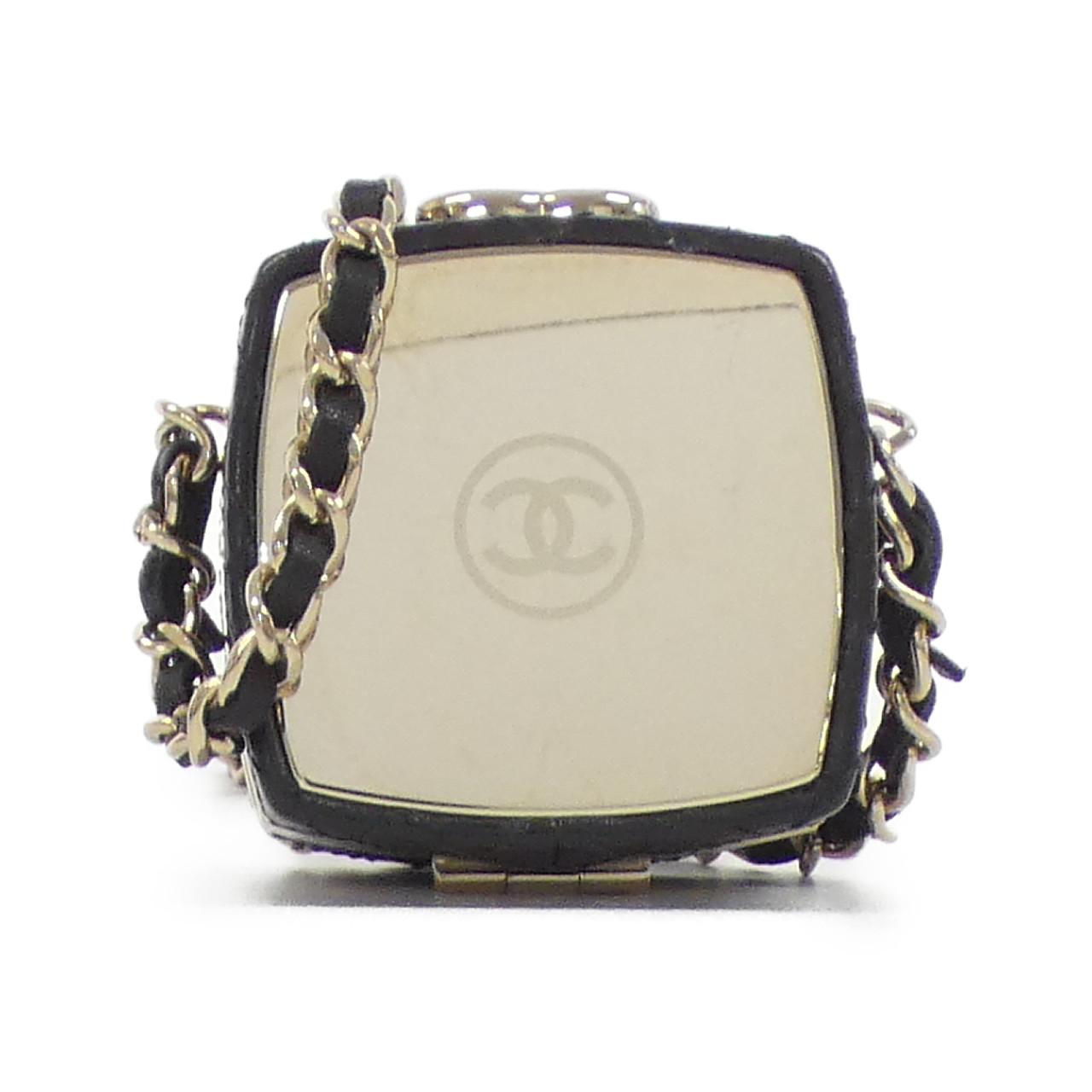 Chanel Lambskin Chain Clutch