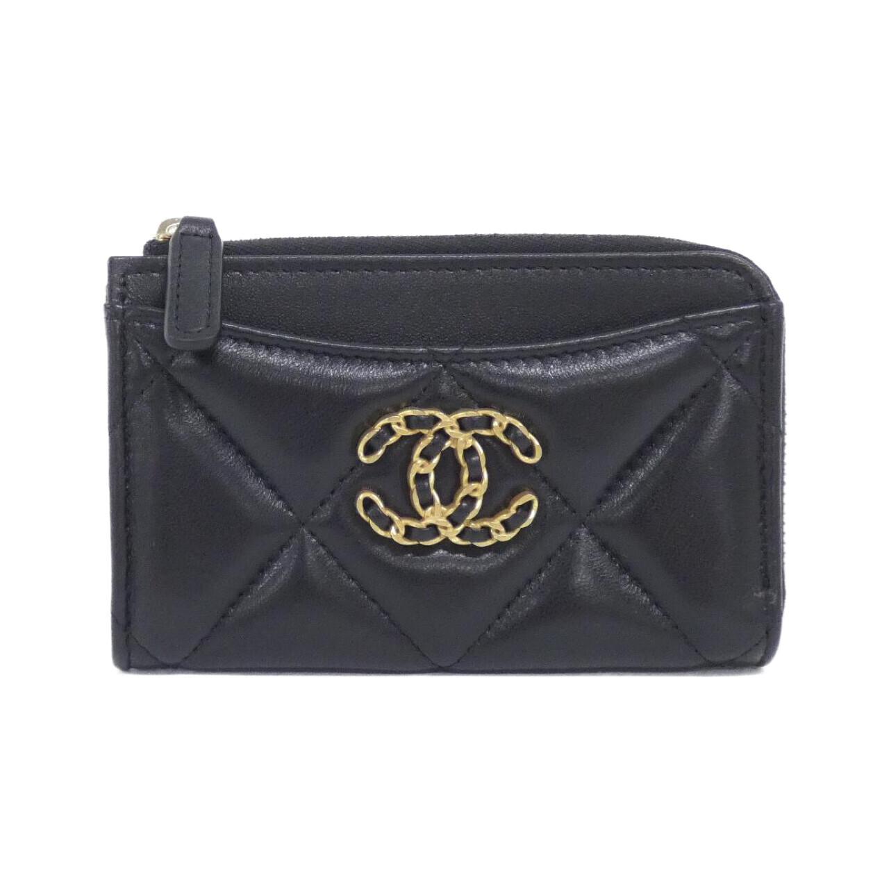 Chanel Chanel 19 Lambskin Card Case Handbag