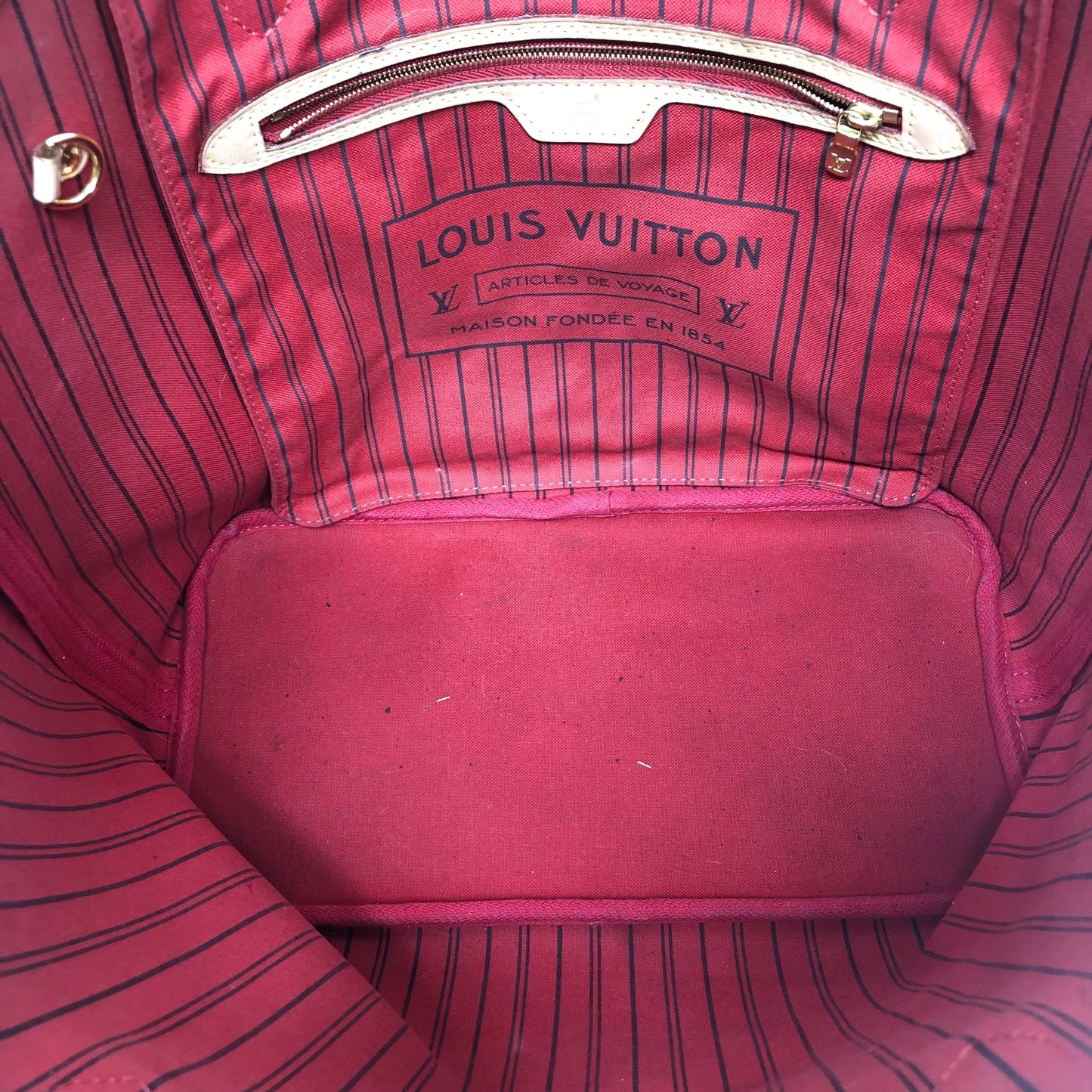 Handbag Luxury Designer By Louis Vuitton Size: Medium