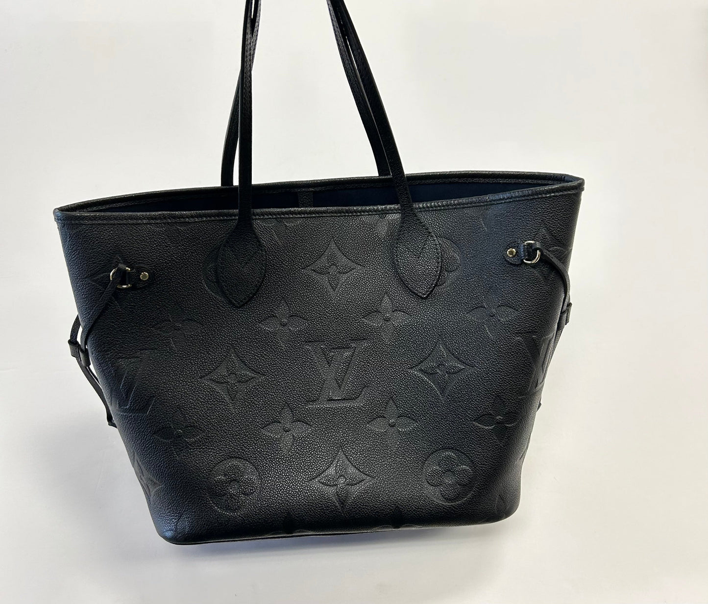 Handbag Luxury Designer By Louis Vuitton Size: Large