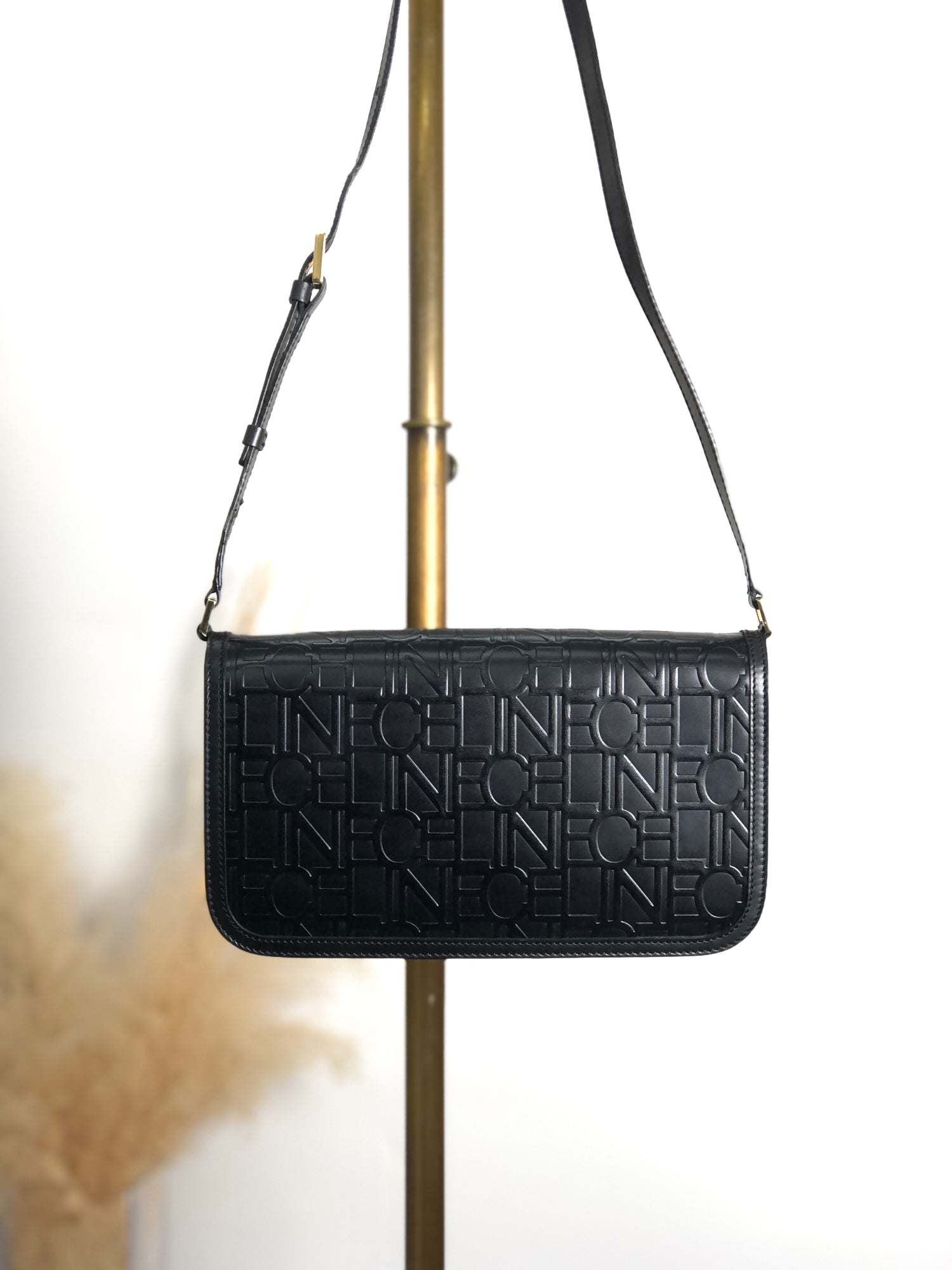 CELINE Logo Shoulder bag Black z7yz82