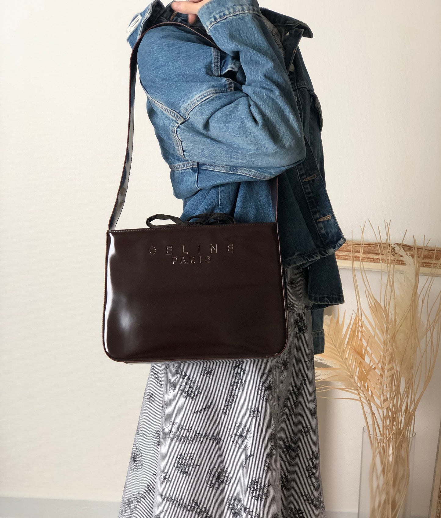 CELINE Logo Embossed Shoulder bag Brown e4mff8