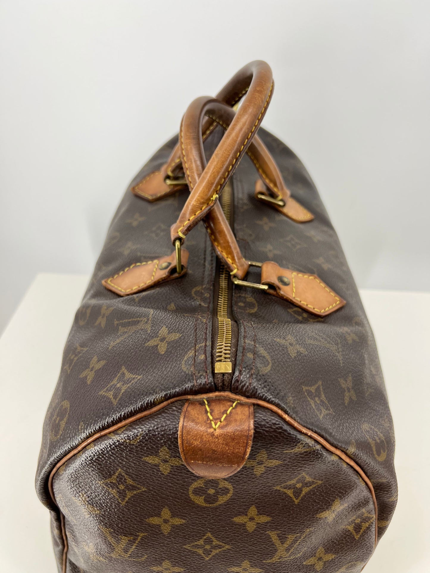 Handbag Luxury Designer By Louis Vuitton Size: Large