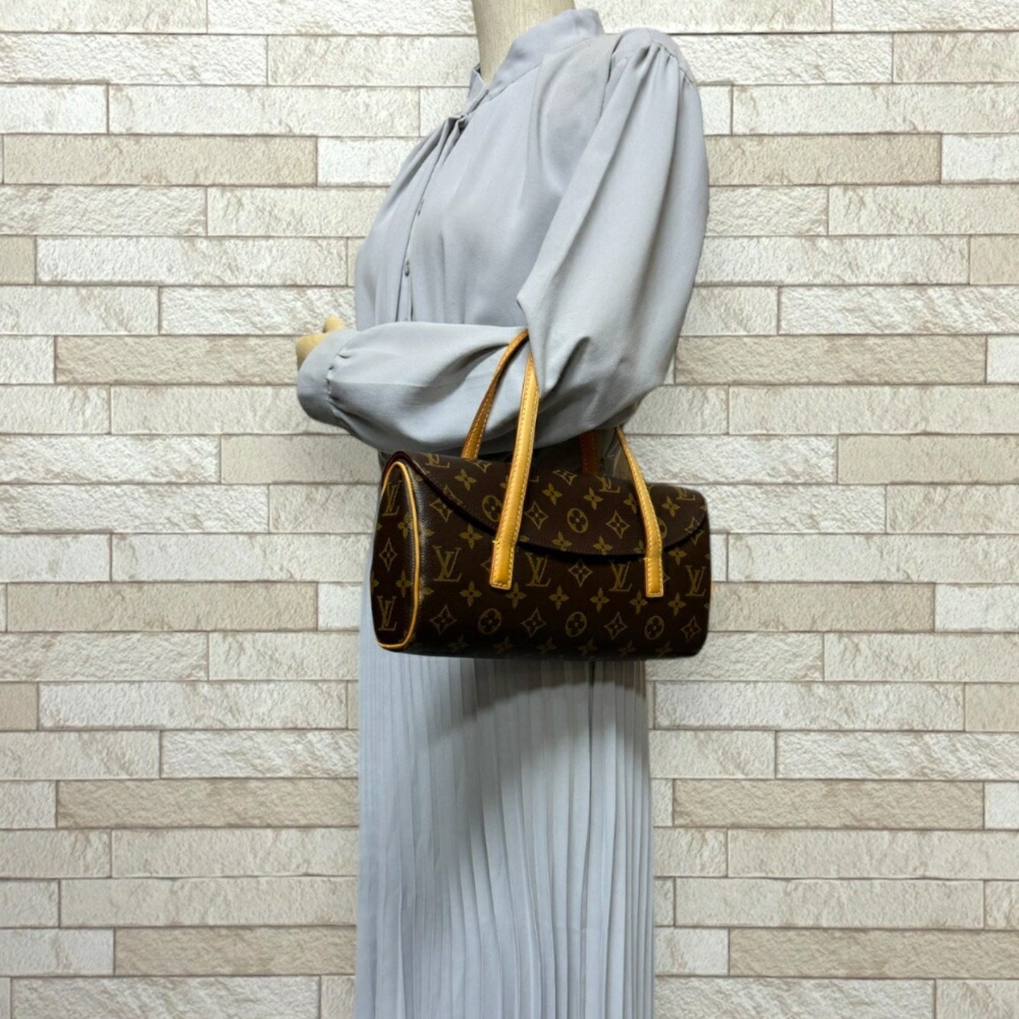 Louis Vuitton Monogram Monogram Handbag