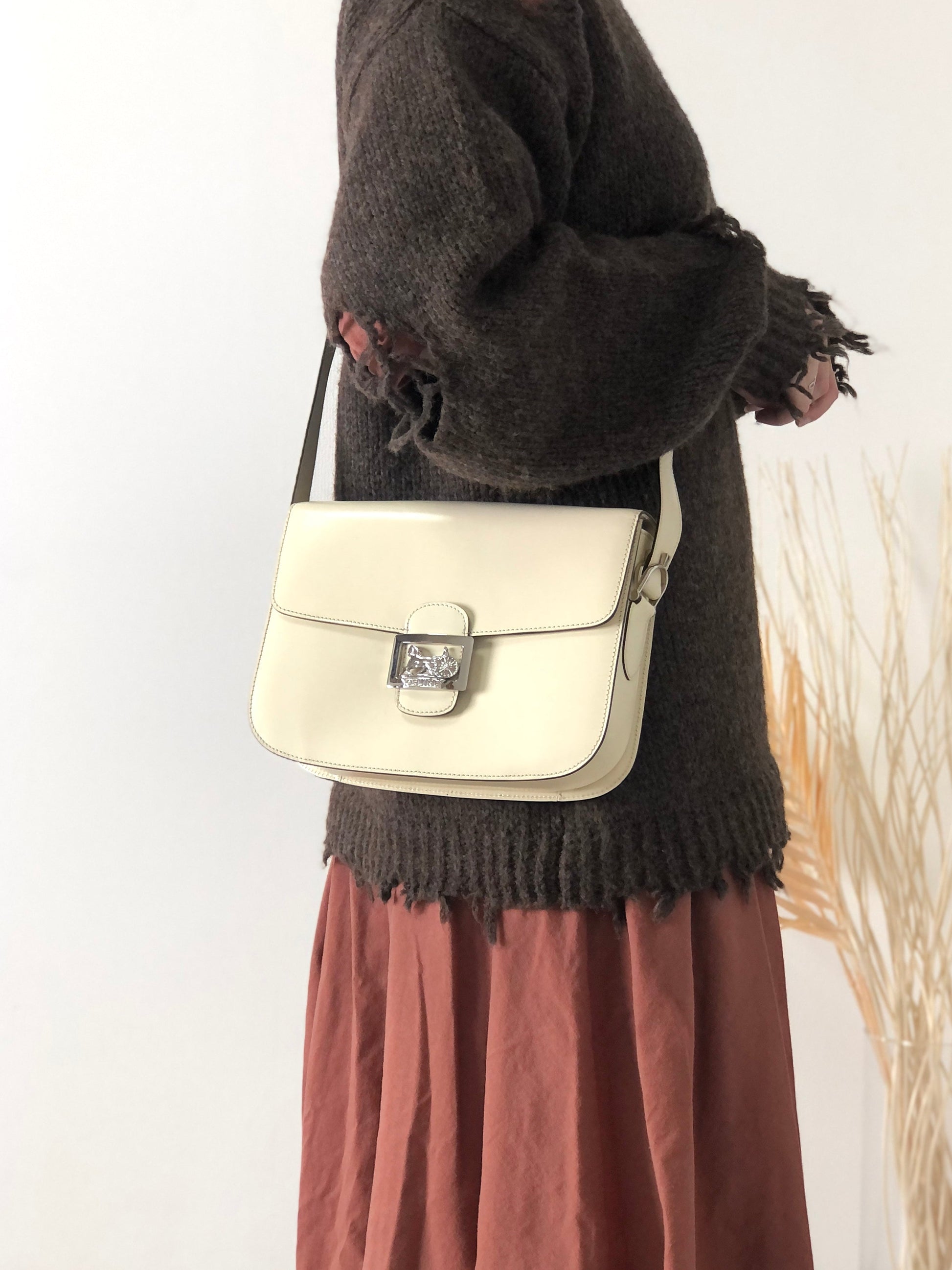 CELINE Horse Carriage Leather Crossbody Shoulder bag White xndfdh
