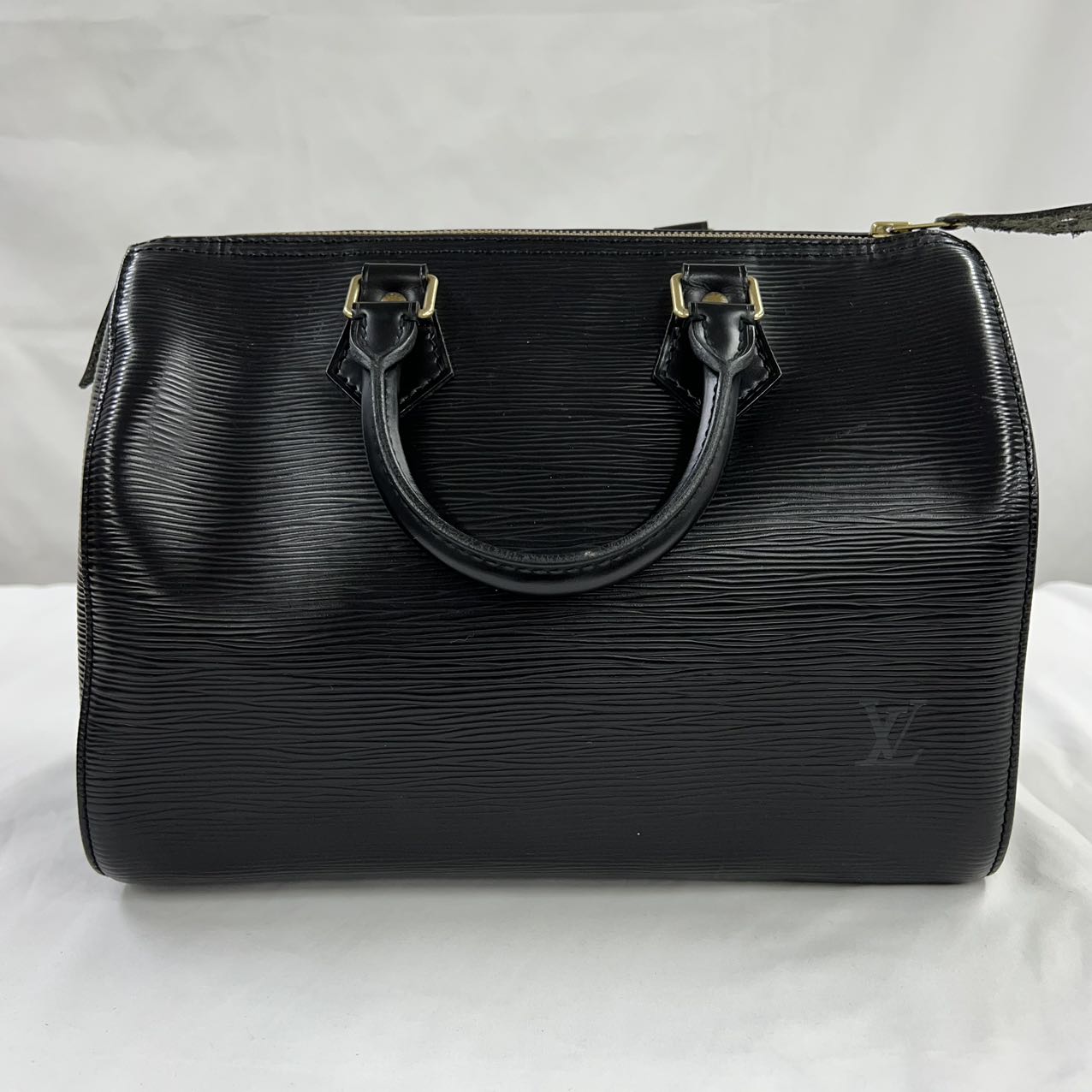 LOUIS VUITTON<br>Epi 30