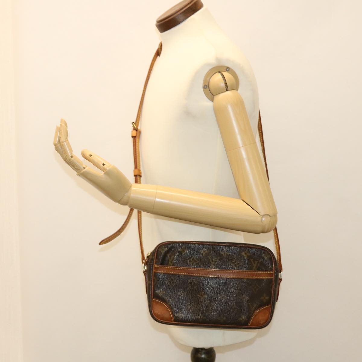 LOUIS VUITTON Monogram Trocadero 23 Shoulder Bag M51276 LV 38936