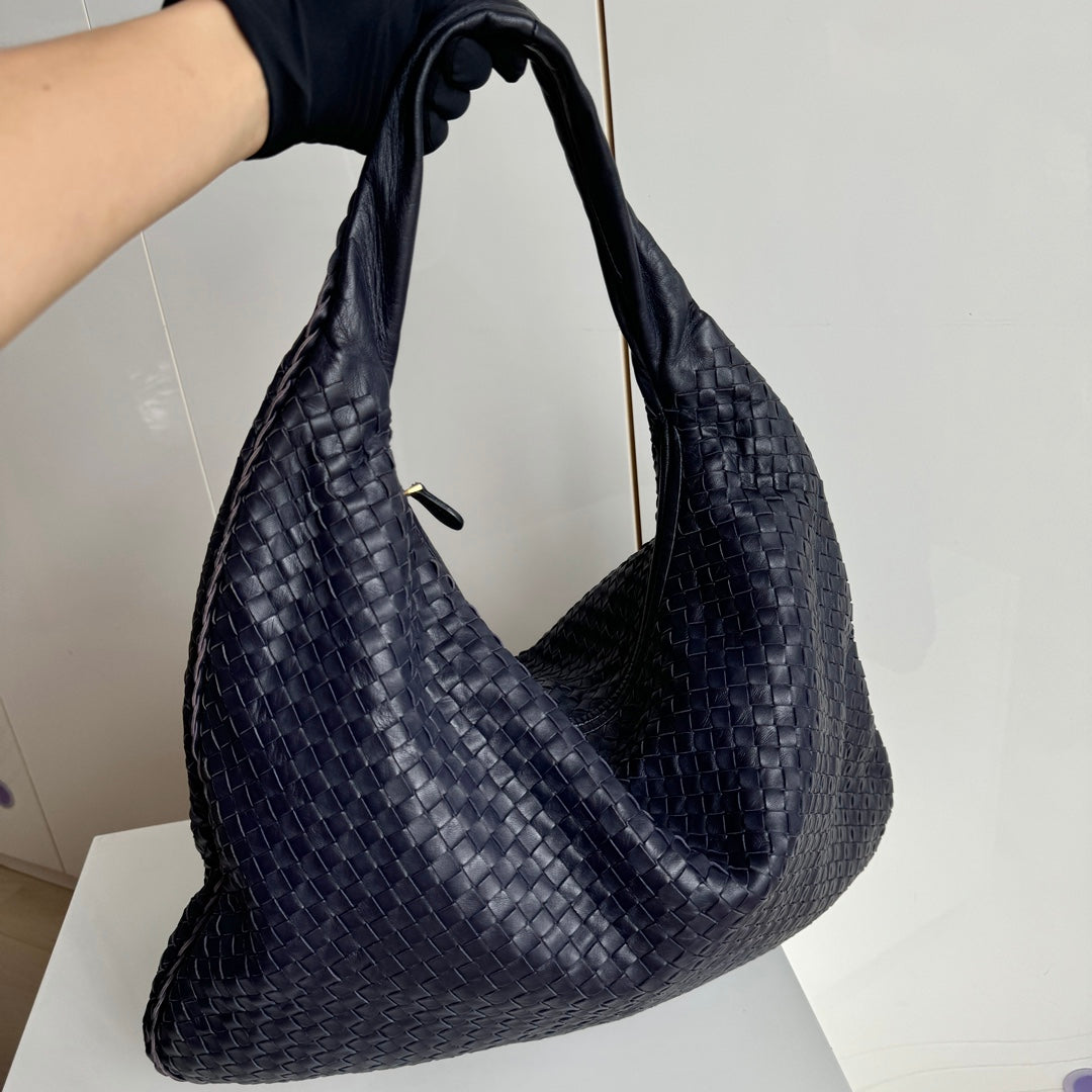 Bottega Veneta Veneta Hobo Maxi Navy Intrecciato Leather Bag 51-53cm