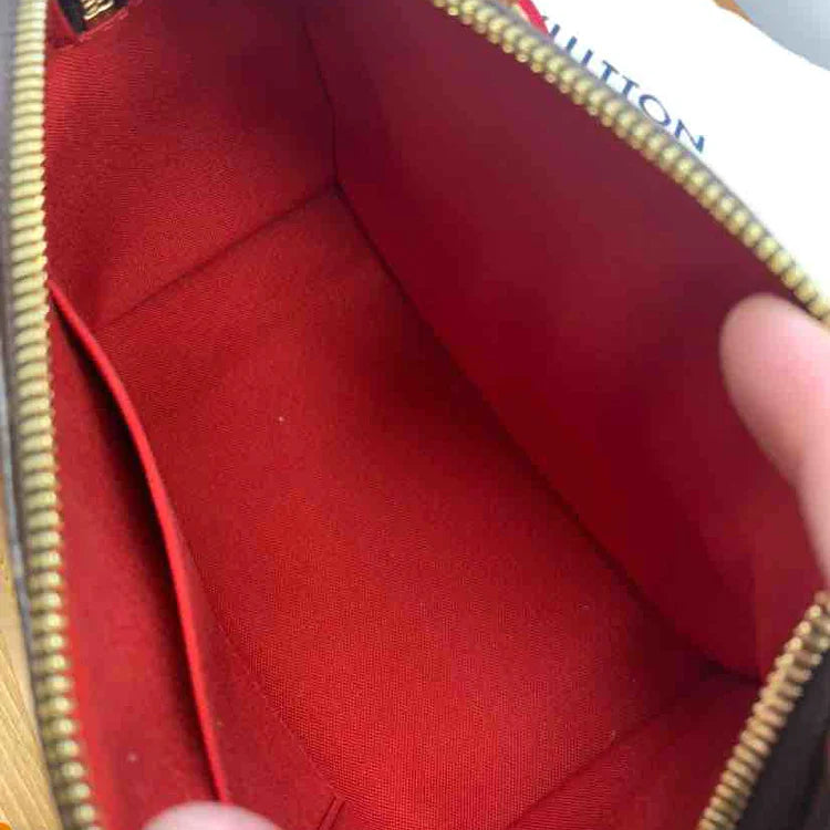 Louis Vuitton Bandoulière 20 Handbag