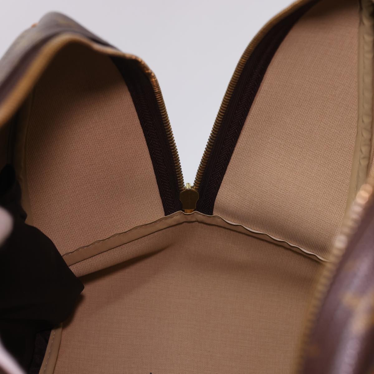 LOUIS VUITTON Monogram Evasion Boston Bag M41443 LV 40491