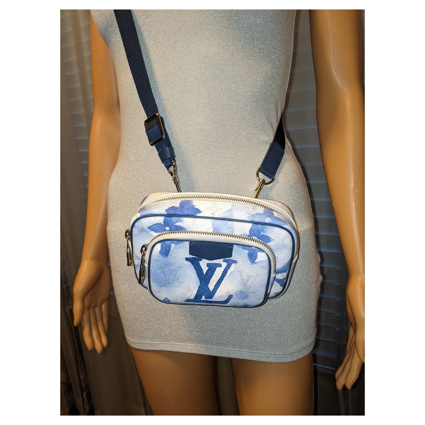 Louis Vuitton Monogram Watercolor Outdoor Pouch Blue Unisex Clutch