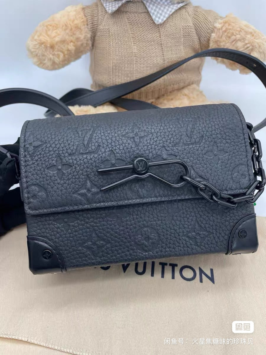 Louis Vuitton Steamer M81746 Black