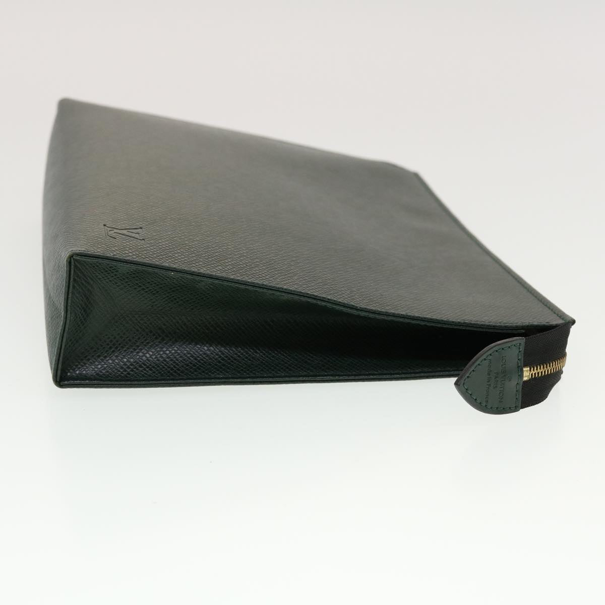 Louis Vuitton Taiga Poche Toilette 26 Pouch Epicea LV Auth Clutch