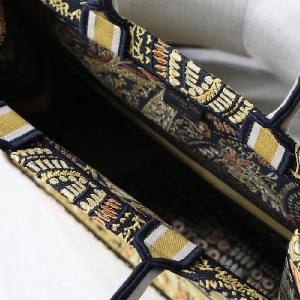 Gucci Book Tote Tote