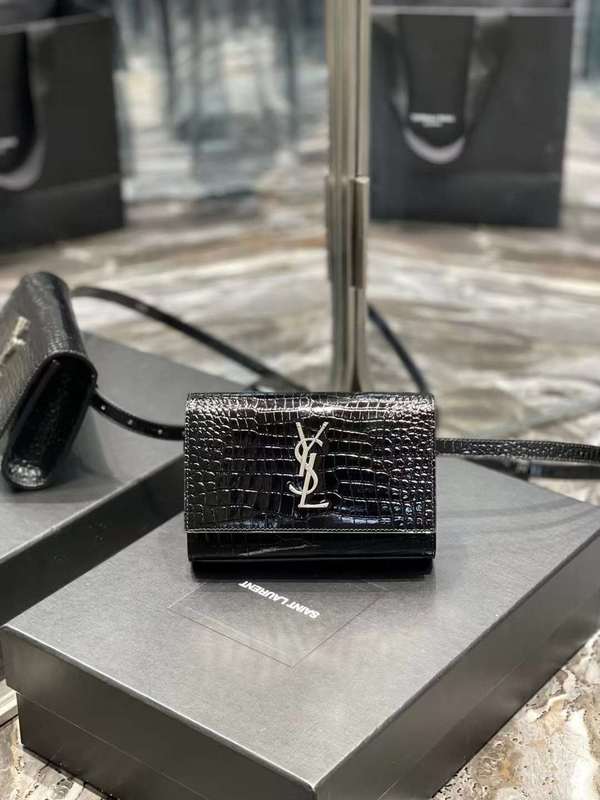 Yves Saint Laurent - Bags 