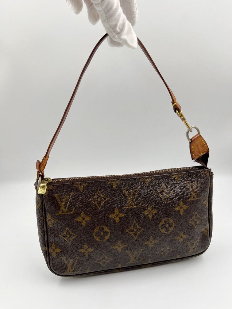Louis Vuitton Pochette Clutch