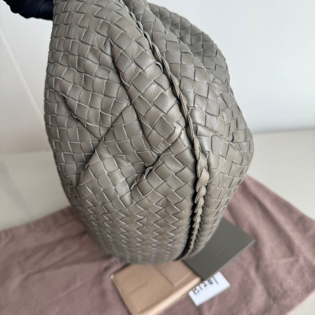 Bottega Veneta Belly Hobo Intrecciato Grey Leather Medium 40cm