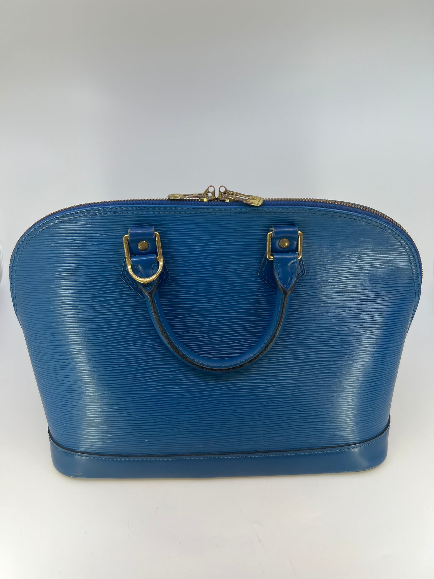 Handbag Designer By Louis Vuitton Size: Medium