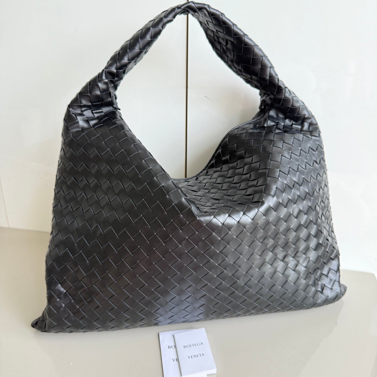 Bottega Veneta Hop Large Leather Black Hobo Bag