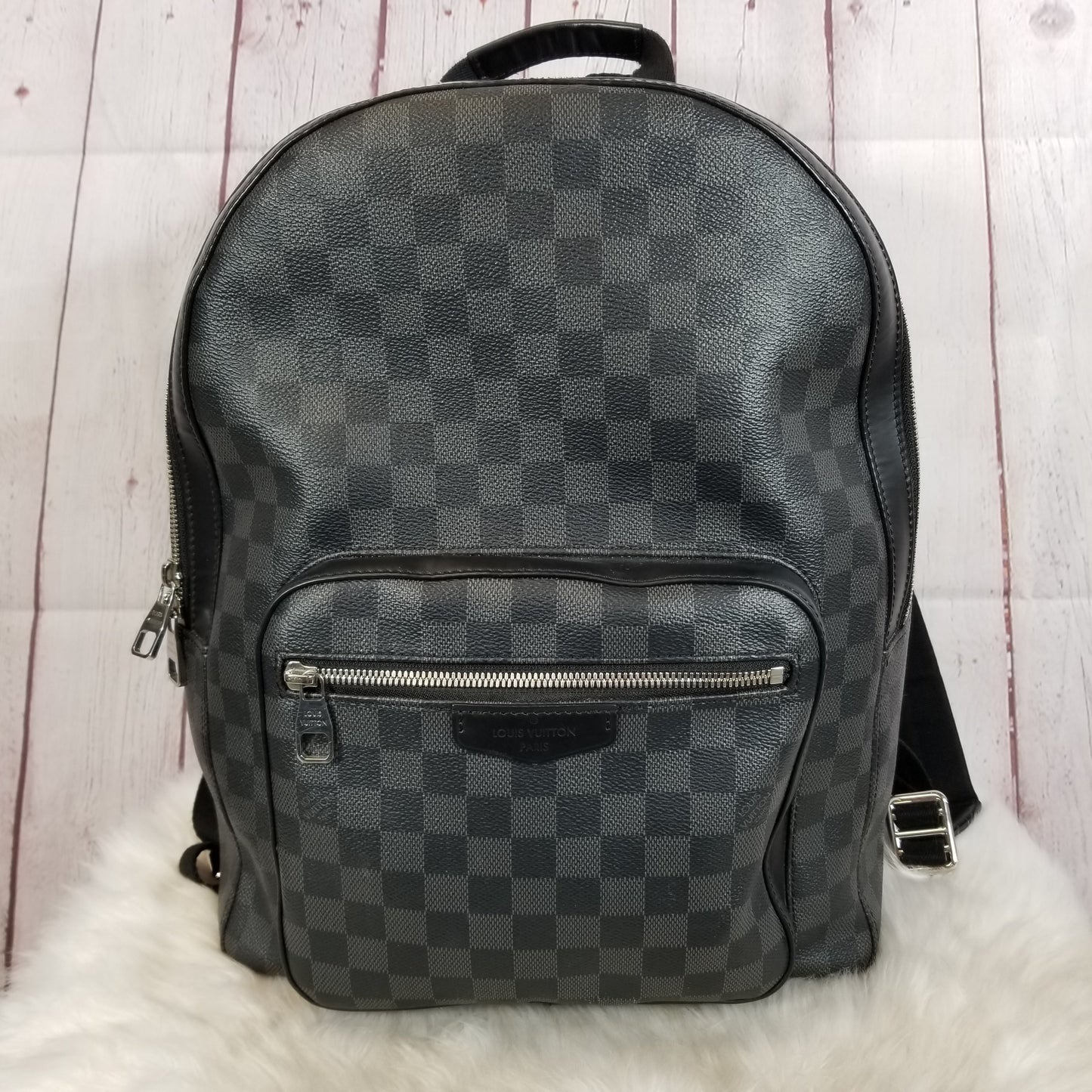 Backpack Designer By Louis Vuitton Size: Large