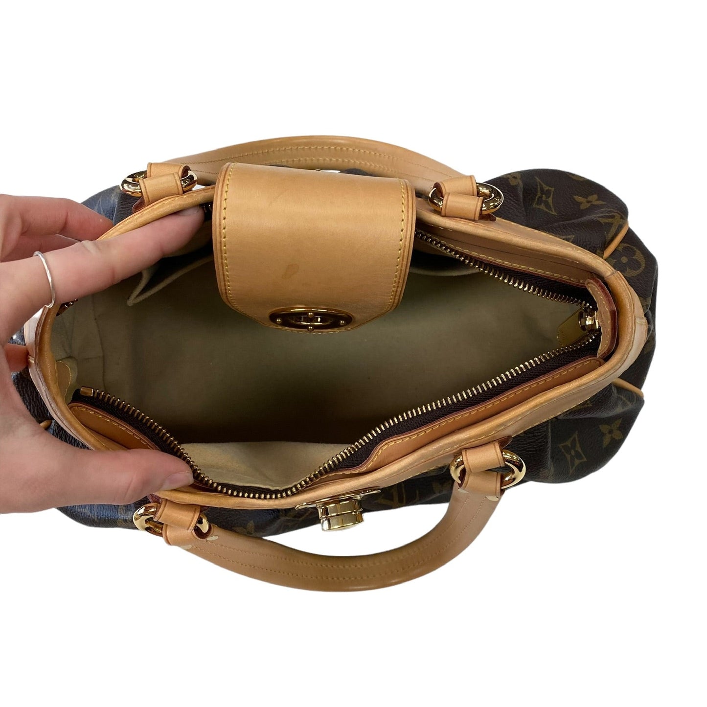 Handbag Luxury Designer By Louis Vuitton Size: Medium