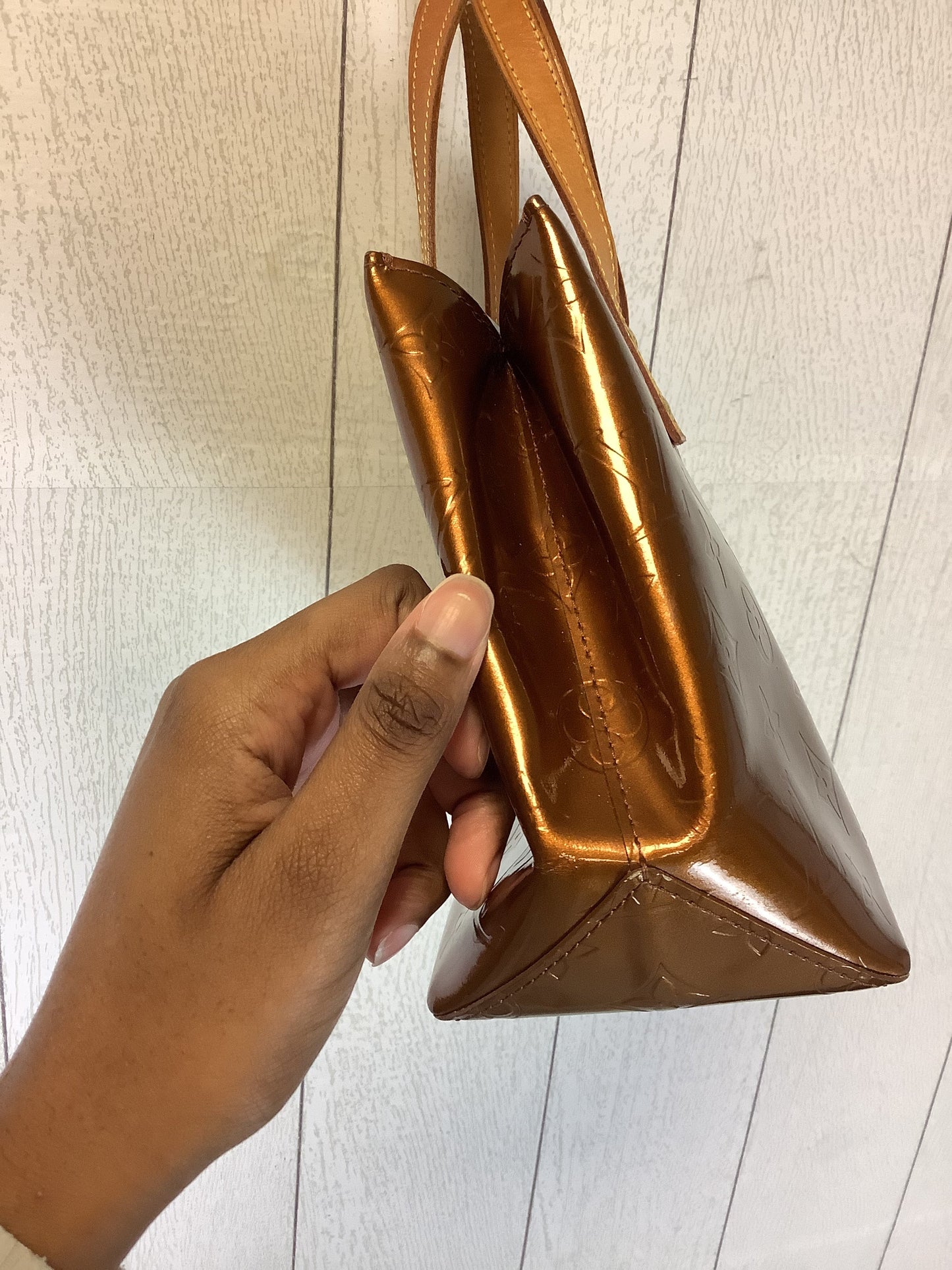 Handbag Luxury Designer By Louis Vuitton Size: Small