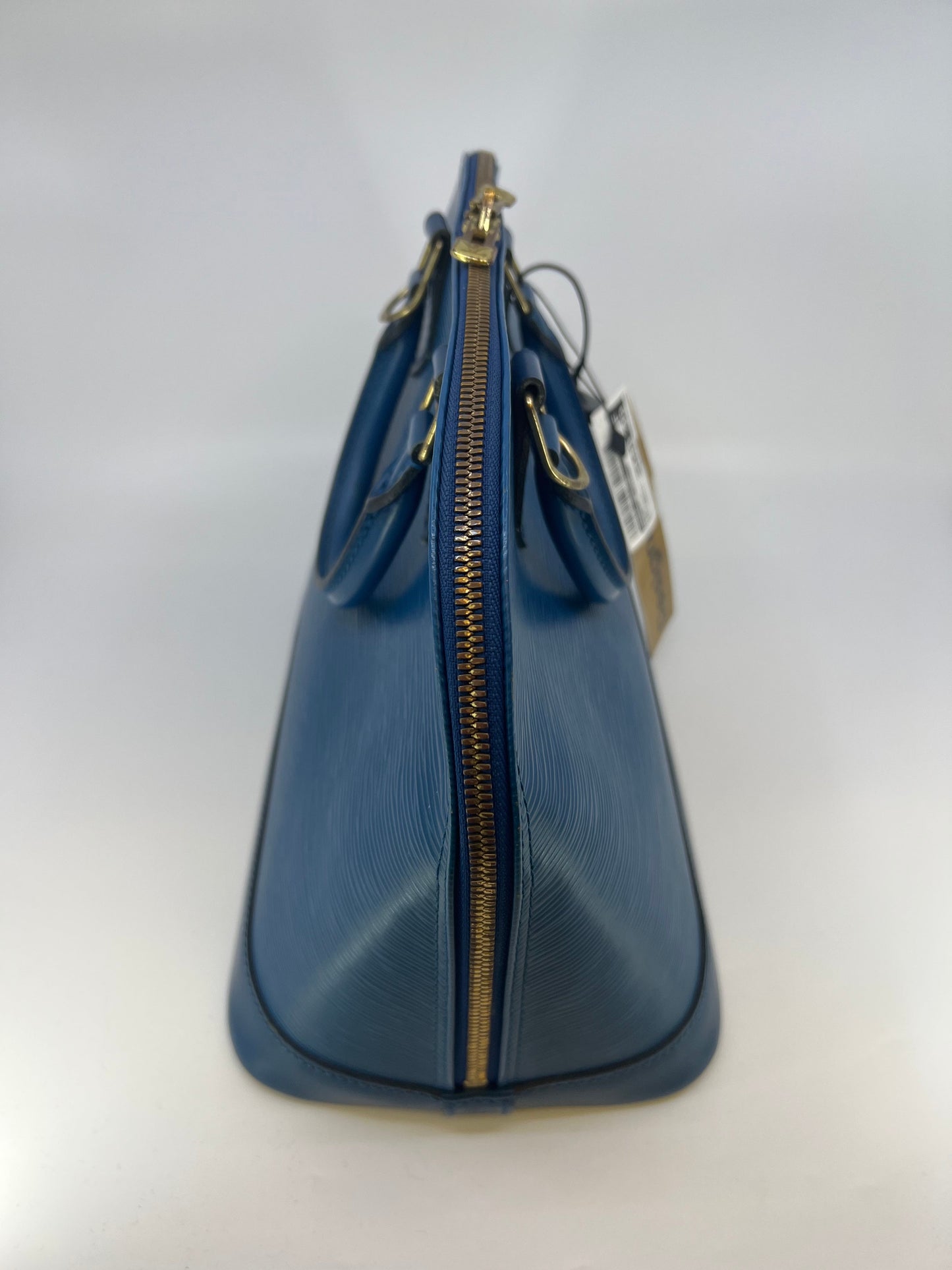 Handbag Designer By Louis Vuitton Size: Medium
