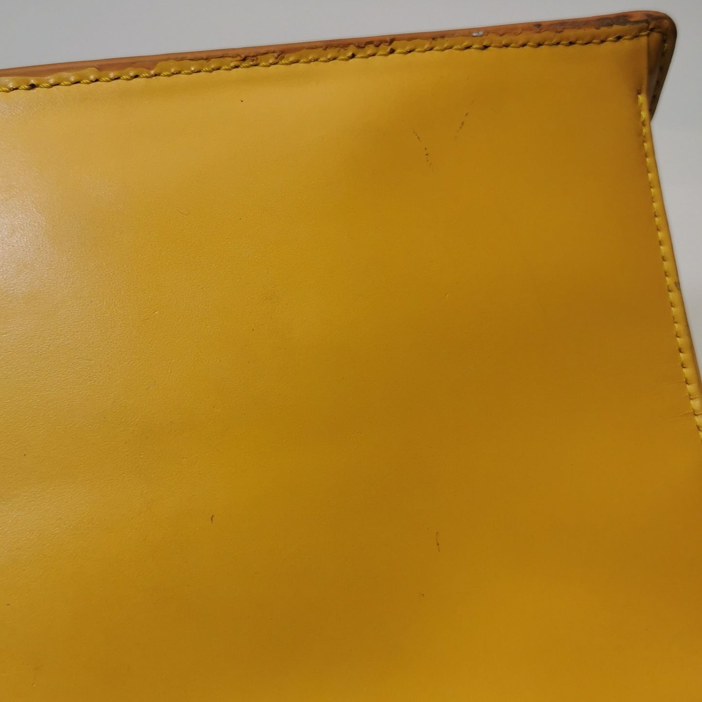 Louis Vuitton Sac Triangle Leather Solid Triangle Handbag 24121278980232