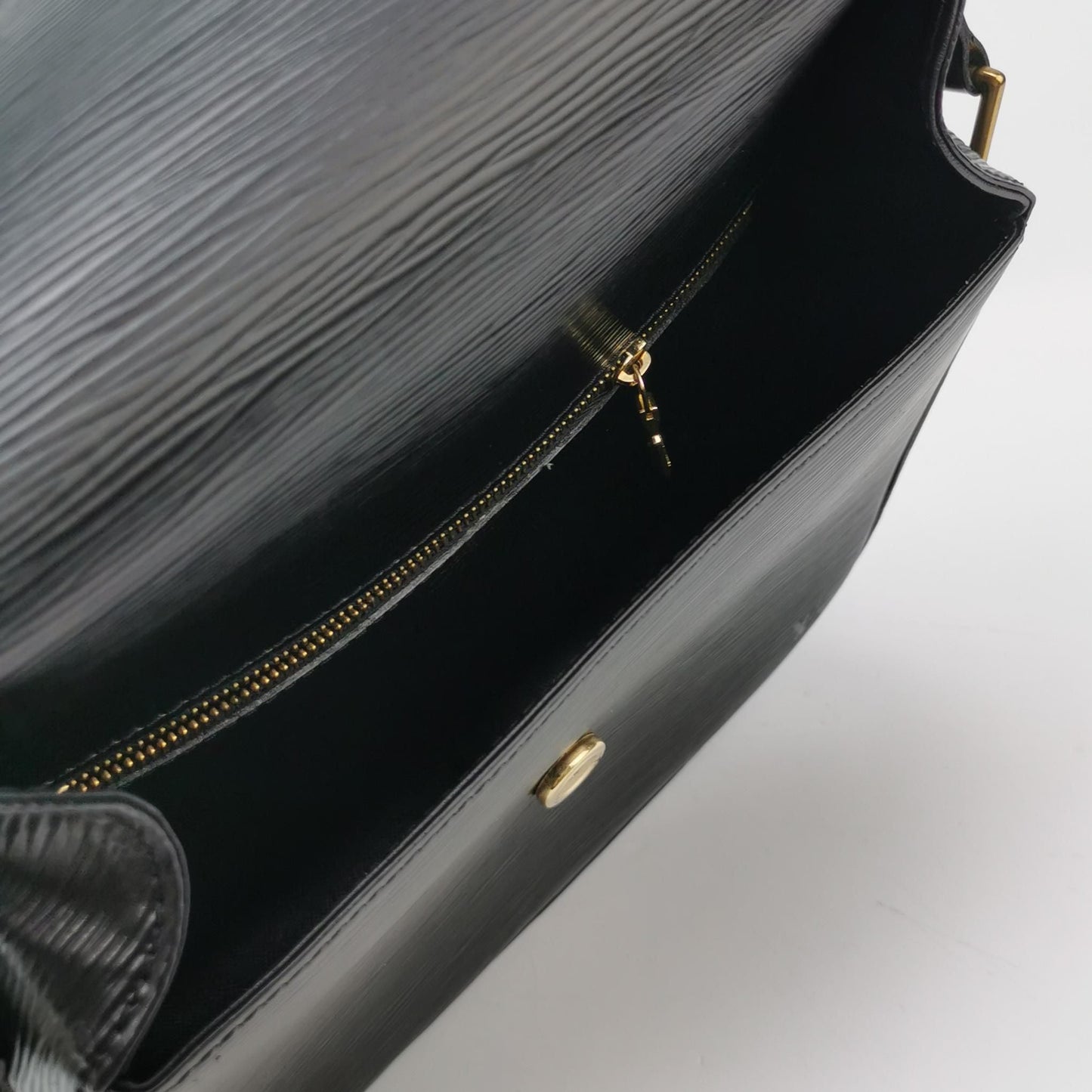 Louis Vuitton Saint Cloud Large Calfskin Water Wave Shield Buckle Crossbody Shoulder Bag 24120378969721