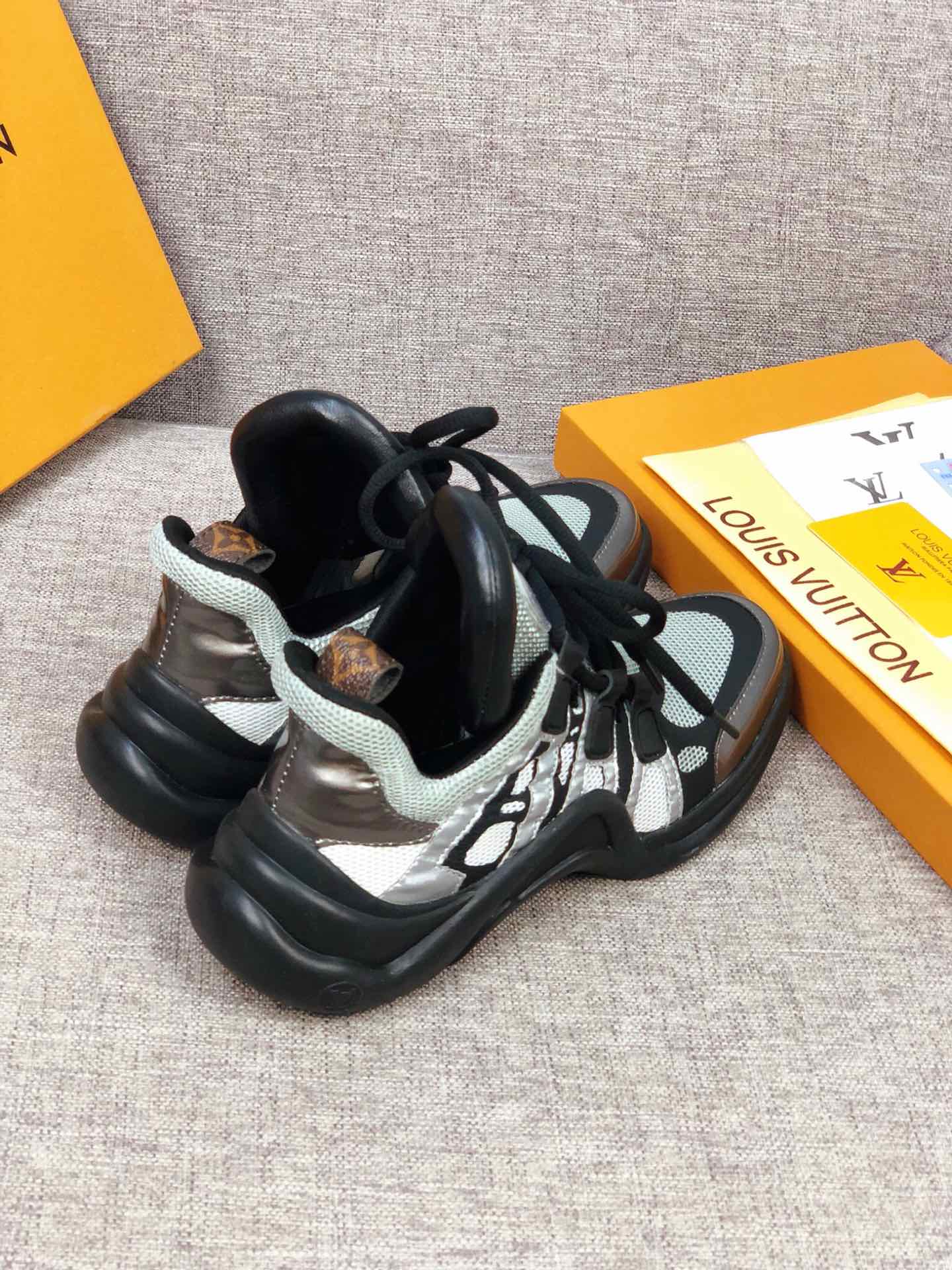 reebybags - Louis Vuitton Archlight Black Green Sneaker