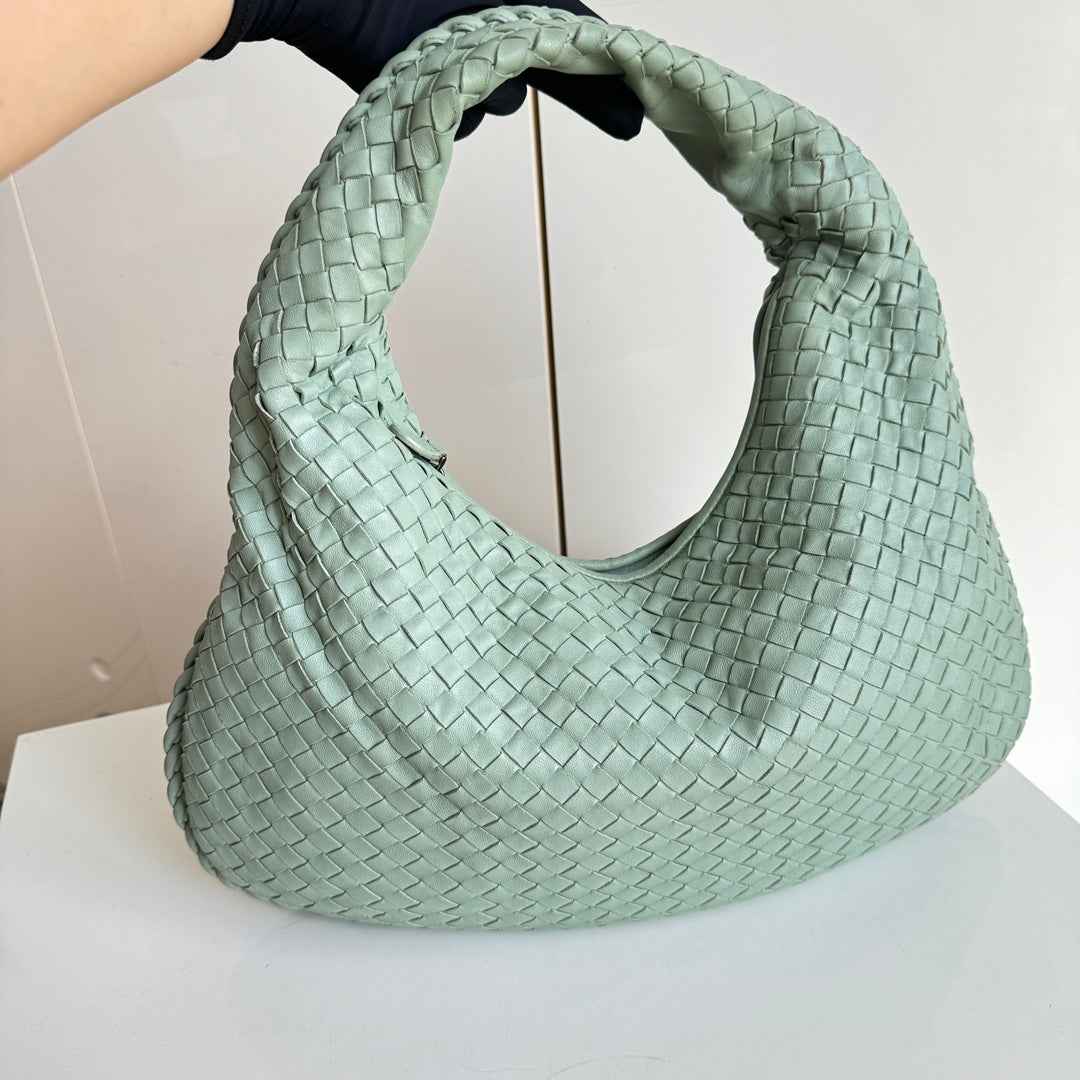 Bottega Veneta Veneta Hobo Medium Green Intrecciato Leather Bag 41cm