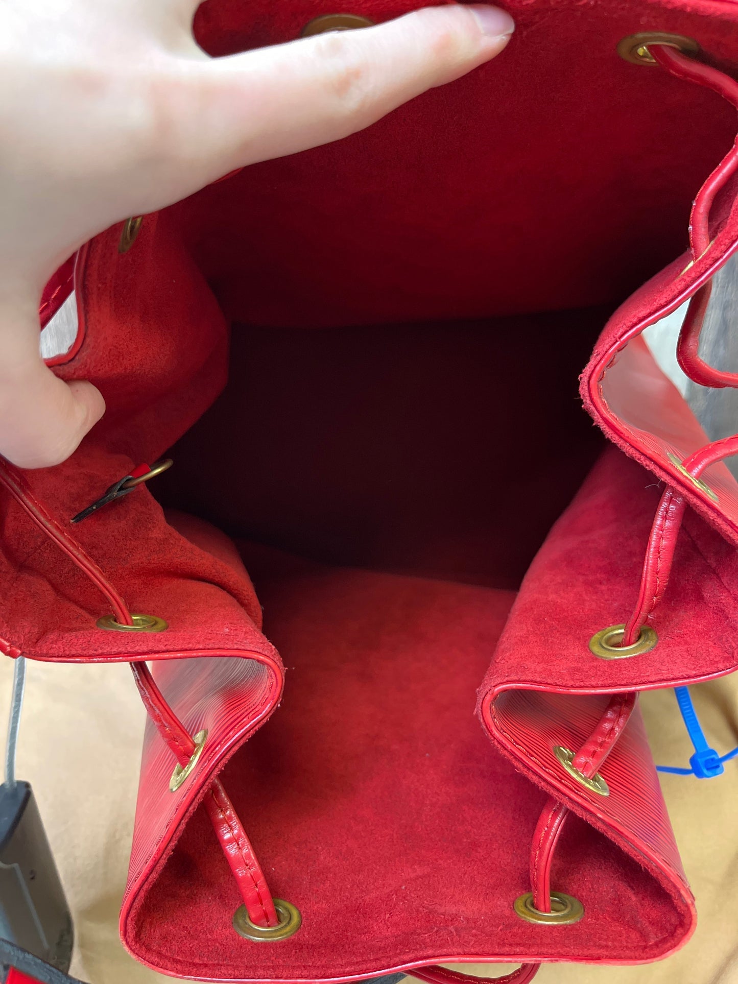 Handbag Luxury Designer By Louis Vuitton Size: Large