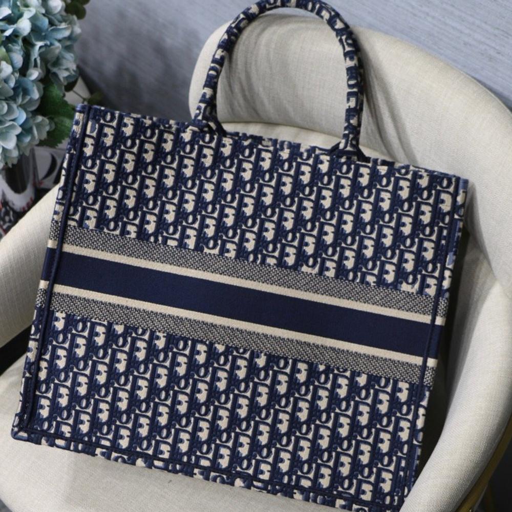 Gucci Book Tote Tote