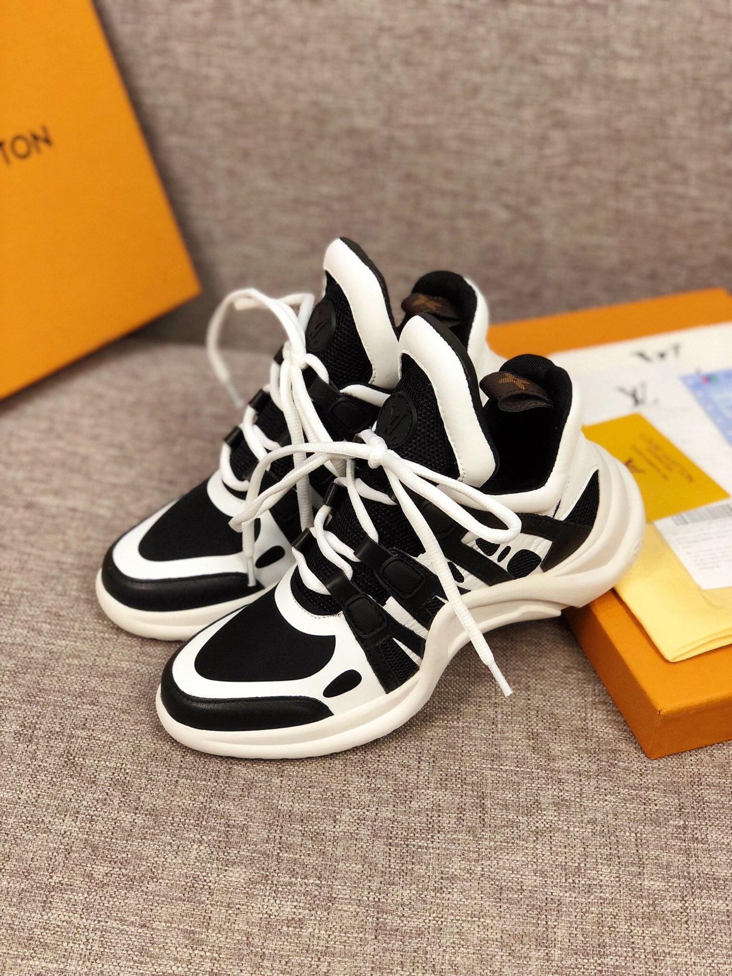 reeby bags - Louis Vuitton Archlight Black White Sneaker