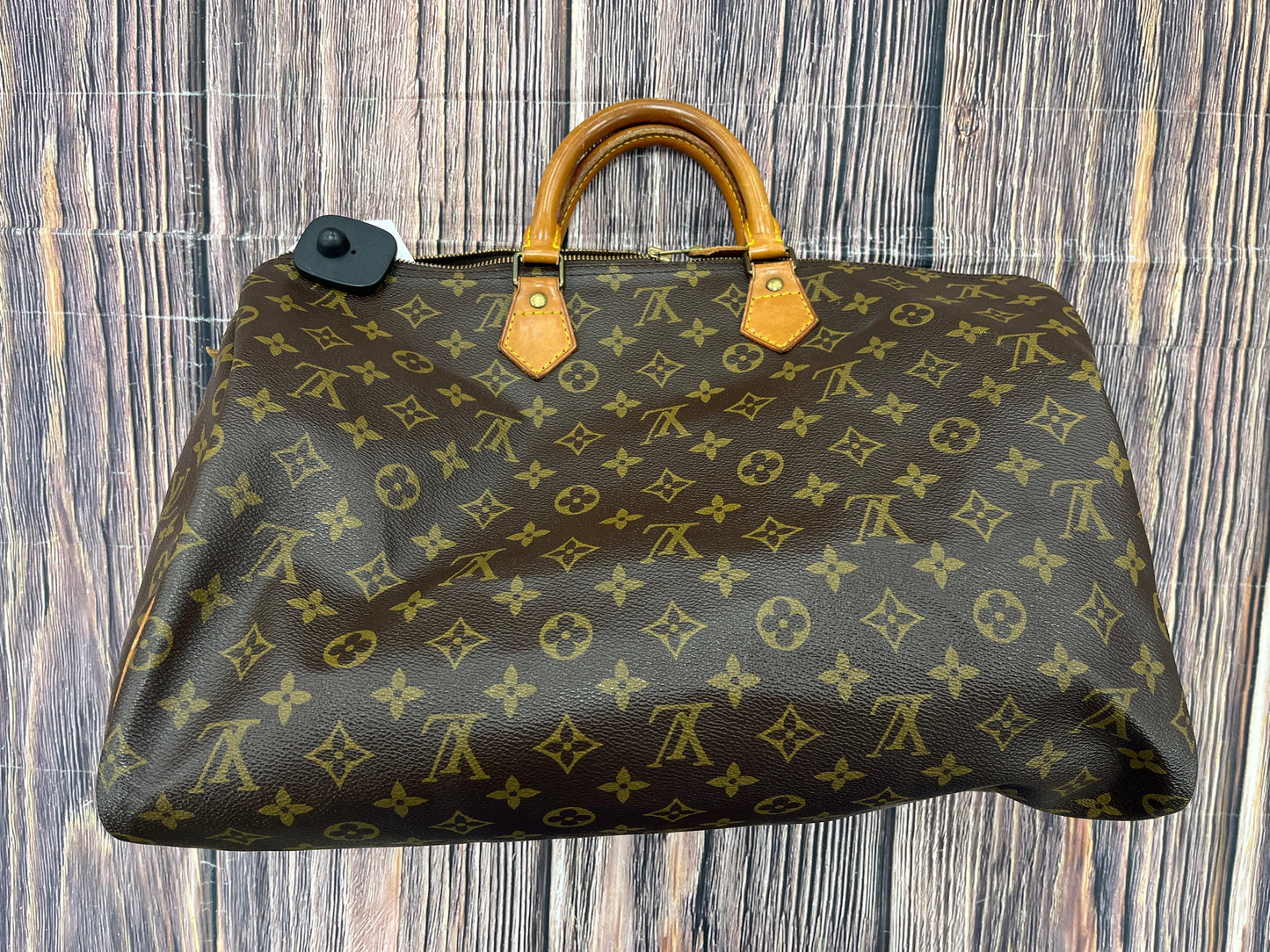 Handbag Luxury Designer By Louis Vuitton Size: Large