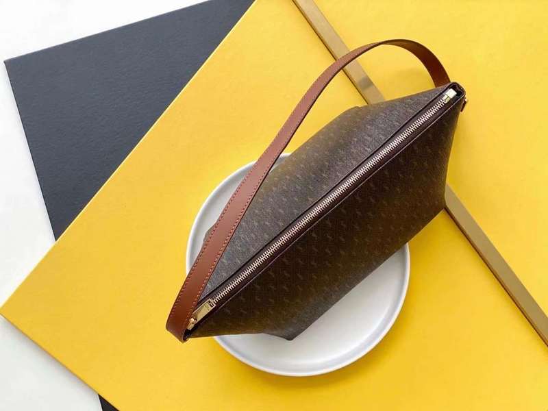 Yves Saint Laurent - Bags 