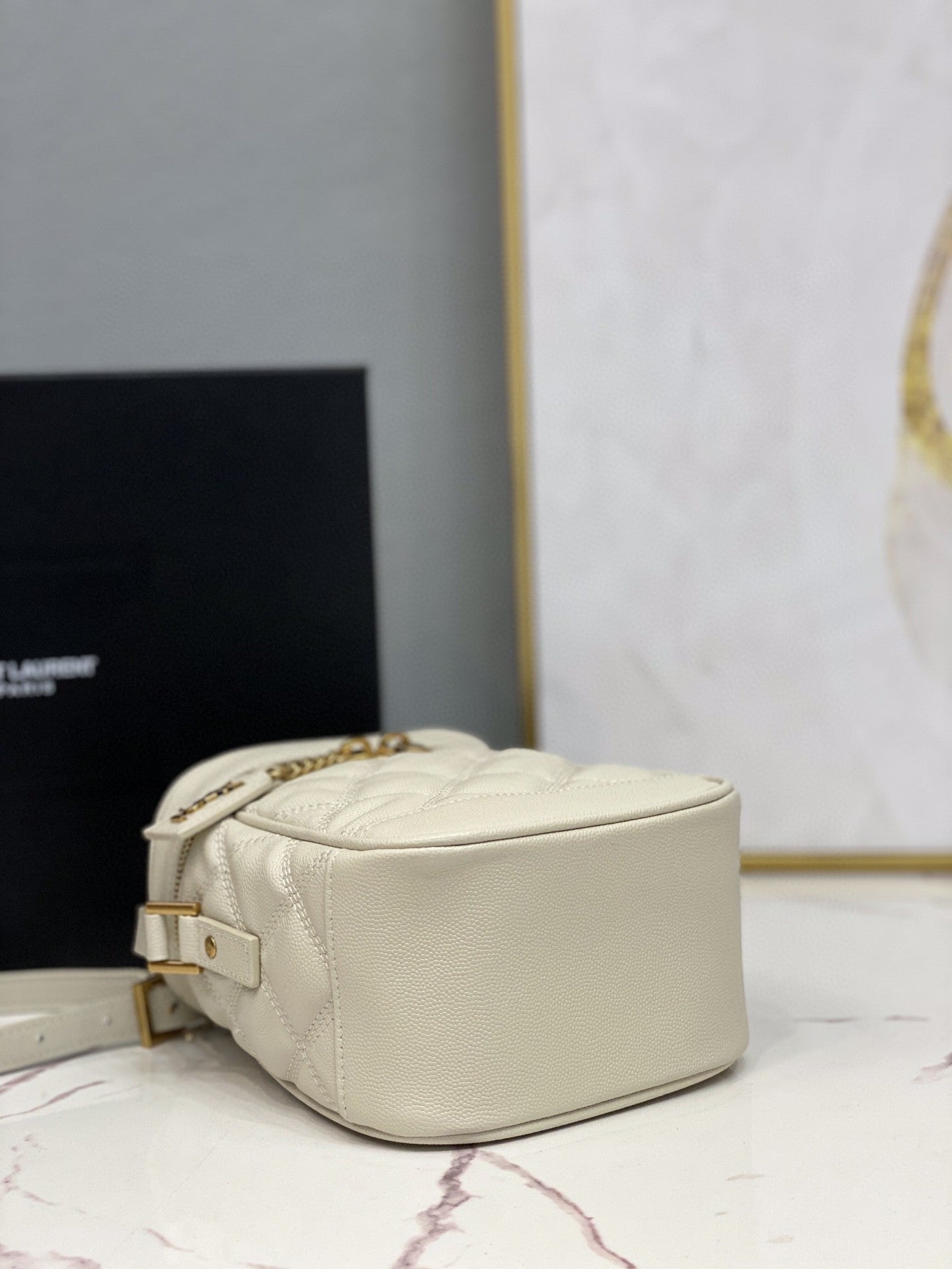Yves Saint Laurent Vanity Bag In Carr Quilted Grain De Poudre White