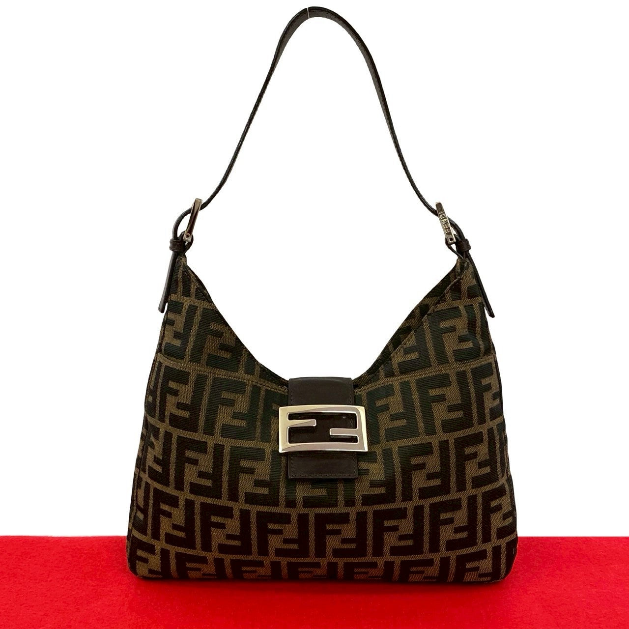 FENDI Shoulder Bag leather Brown Mamma Bucket