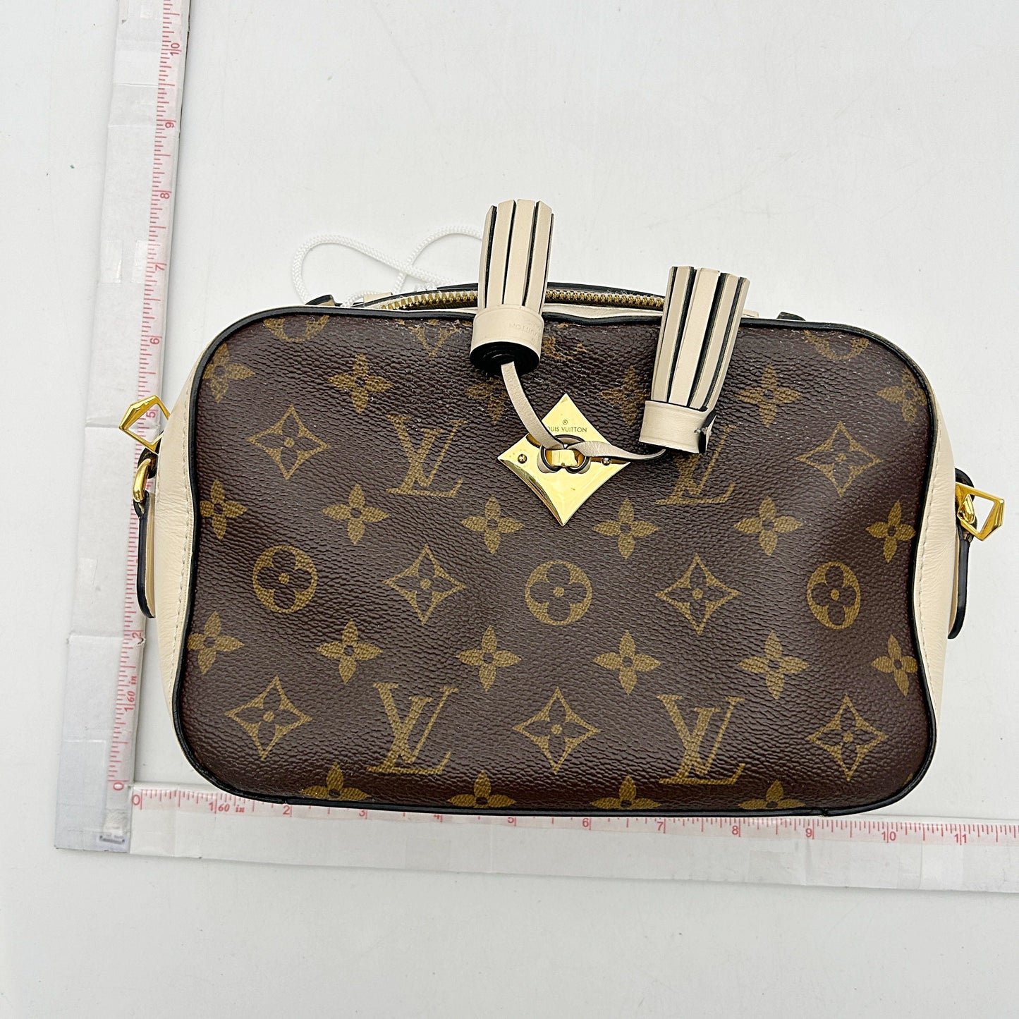 LOUIS VUITTON Monogram Saintonge Creme LA32920
