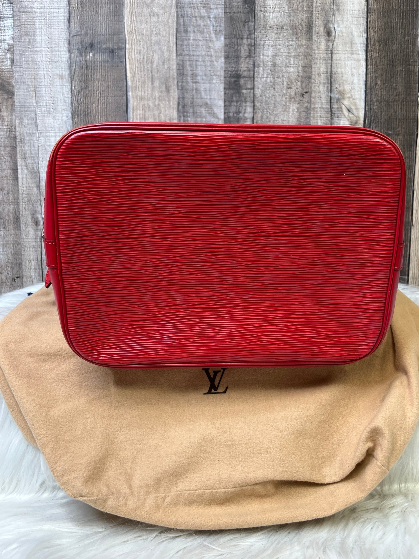 Handbag Luxury Designer By Louis Vuitton Size: Large
