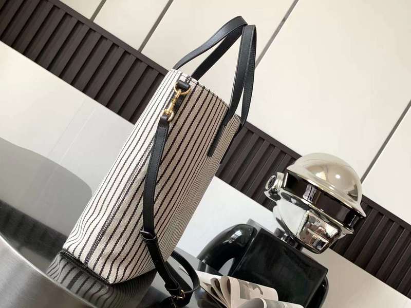 Yves Saint Laurent - Bags 
