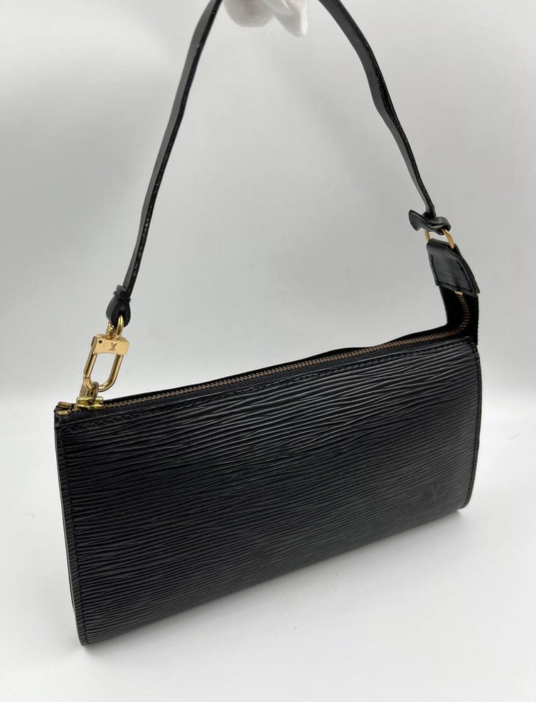 Louis Vuitton Pochette in Epi Leather Clutch