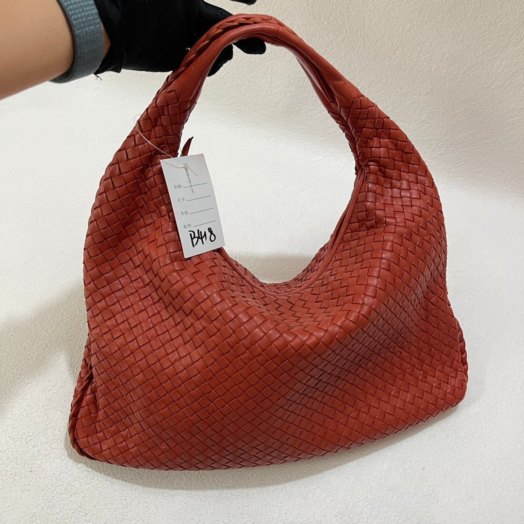 Bottega Veneta Veneta Hobo Medium Brick Red Intrecciato Leather Bag 47cm