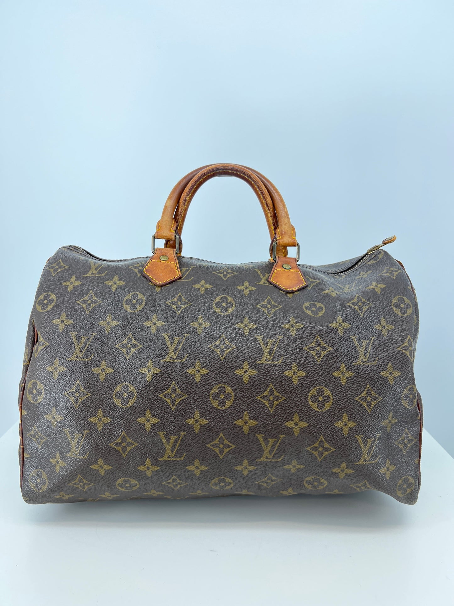 Handbag Luxury Designer By Louis Vuitton Size: Medium