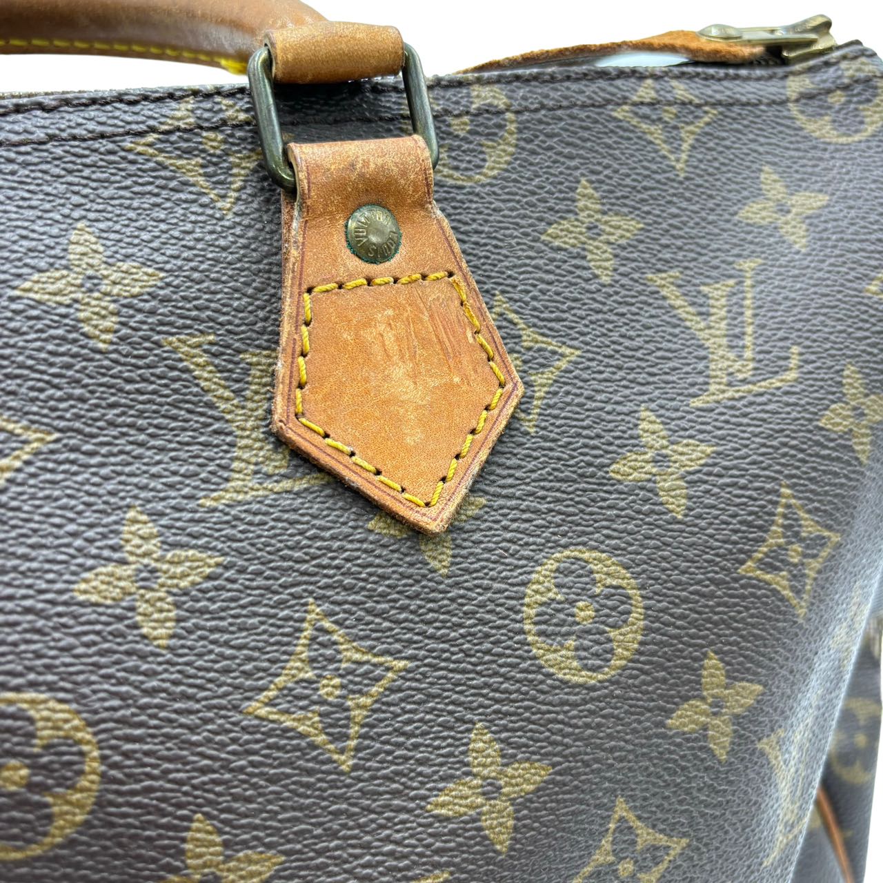 LOUIS VUITTON <br> 35